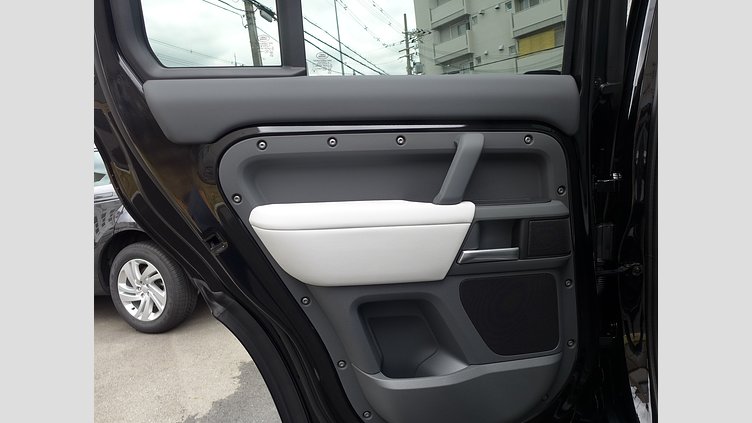 2024 認定中古車 Land Rover Defender 110 サントリーニブラック D350 ディーゼルマイルドハイブリッド X-Dynamic SE