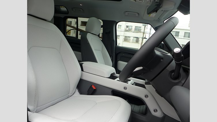 2024 認定中古車 Land Rover Defender 110 サントリーニブラック D350 ディーゼルマイルドハイブリッド X-Dynamic SE