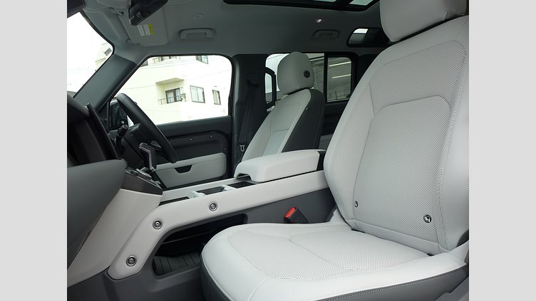 2024 認定中古車 Land Rover Defender 110 サントリーニブラック D350 ディーゼルマイルドハイブリッド X-Dynamic SE
