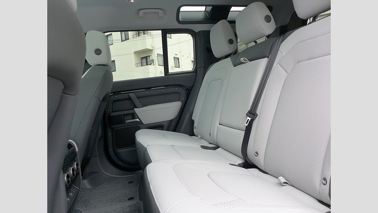 2024 認定中古車 Land Rover Defender 110 サントリーニブラック D350 ディーゼルマイルドハイブリッド X-Dynamic SE