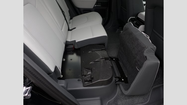 2024 認定中古車 Land Rover Defender 110 サントリーニブラック D350 ディーゼルマイルドハイブリッド X-Dynamic SE