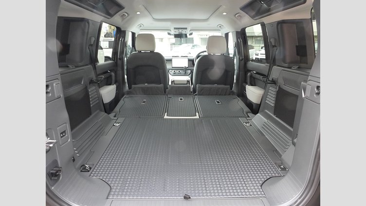2024 認定中古車 Land Rover Defender 110 サントリーニブラック D350 ディーゼルマイルドハイブリッド X-Dynamic SE