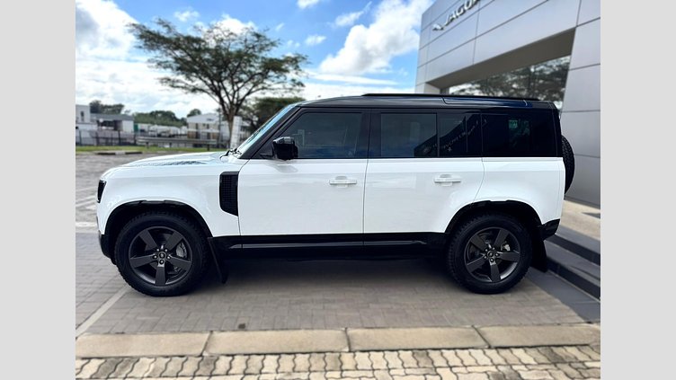 2025 Approved Land Rover Defender 110 Fuji White 3.0l i6 front-mounted turbo diesel, 257 kW and 700 Nm AWD 3.0D 257KW D350 X-DYNAMIC