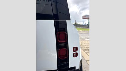 Defender 110 21