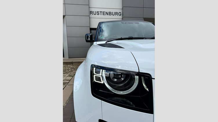 2025 Approved Land Rover Defender 110 Fuji White 3.0l i6 front-mounted turbo diesel, 257 kW and 700 Nm AWD 3.0D 257KW D350 X-DYNAMIC