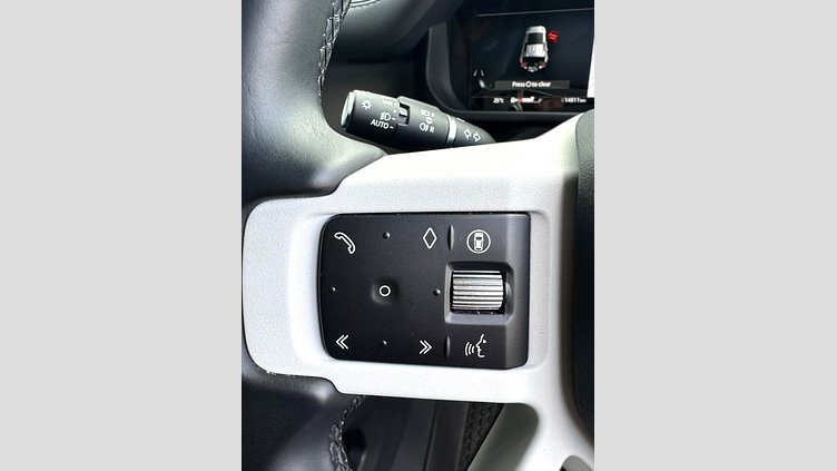 2025 Approved Land Rover Defender 110 Fuji White 3.0l i6 front-mounted turbo diesel, 257 kW and 700 Nm AWD 3.0D 257KW D350 X-DYNAMIC