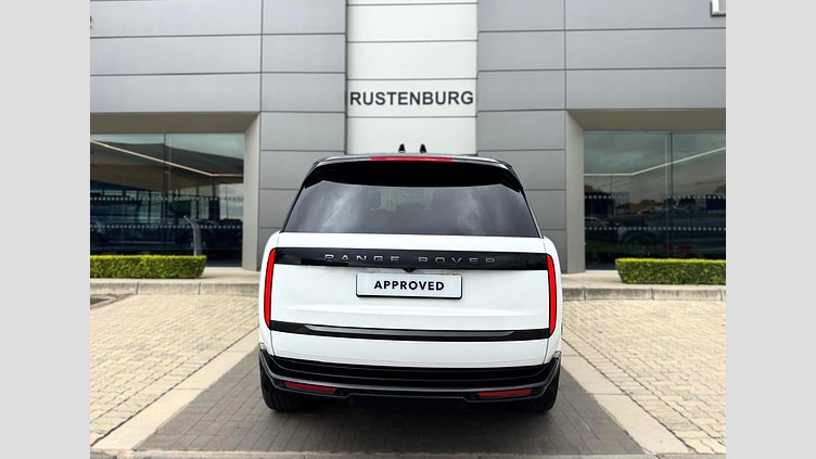 2025 Approved Land Rover Range Rover Ostuni Pearl White 4.4L V8 turbo engine that delivers an impressive 390 kW and 750 Nm of torque.  4.4 HSE (P530)