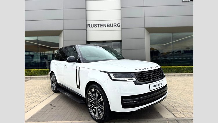 2025 Approved Land Rover Range Rover Ostuni Pearl White 4.4L V8 turbo engine that delivers an impressive 390 kW and 750 Nm of torque.  4.4 HSE (P530)