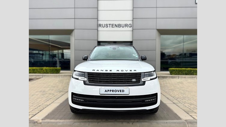 2025 Approved Land Rover Range Rover Ostuni Pearl White 4.4L V8 turbo engine that delivers an impressive 390 kW and 750 Nm of torque.  4.4 HSE (P530)