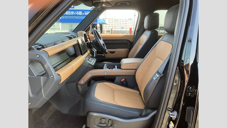 2023 認定中古車 Land Rover Defender 110 サントリーニブラック D300 AWD（AT） X