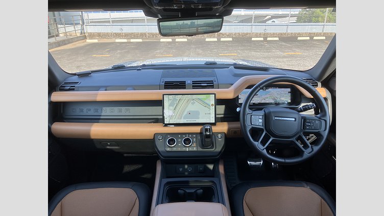 2023 認定中古車 Land Rover Defender 110 サントリーニブラック D300 AWD（AT） X