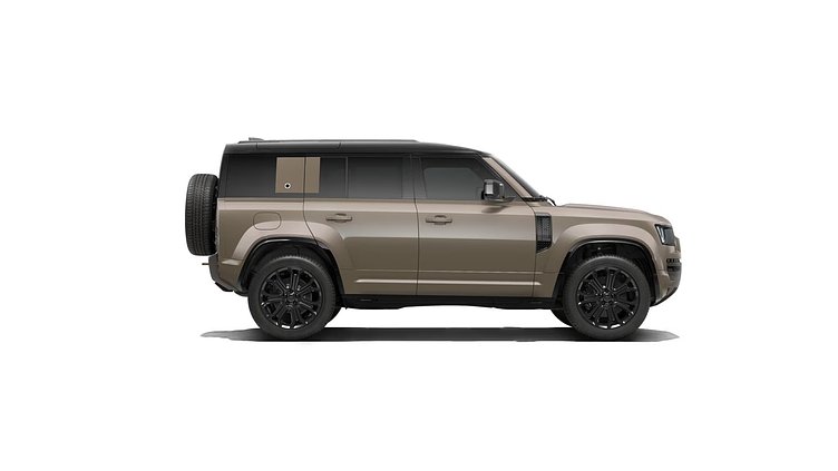 2025 認定中古車 Land Rover Defender 110 ペトラカッパー P635 ガソリンV8マイルドハイブリッド OCTA
