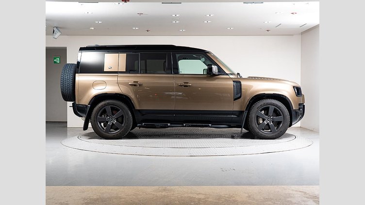 2023 認定中古車 Land Rover Defender 110 ゴンドワナストーン D300 AWD（AT） X-DYNAMIC HSE