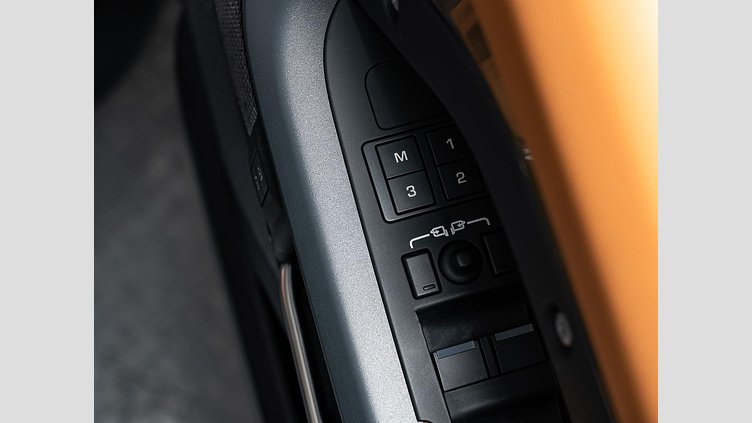 2023 認定中古車 Land Rover Defender 110 ゴンドワナストーン D300 AWD（AT） X-DYNAMIC HSE