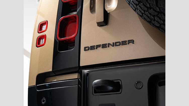 2023 認定中古車 Land Rover Defender 110 ゴンドワナストーン D300 AWD（AT） X-DYNAMIC HSE