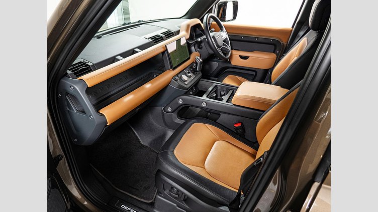 2023 認定中古車 Land Rover Defender 110 ゴンドワナストーン D300 AWD（AT） X-DYNAMIC HSE