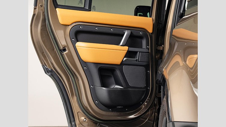 2023 認定中古車 Land Rover Defender 110 ゴンドワナストーン D300 AWD（AT） X-DYNAMIC HSE