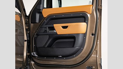 Defender 110 49
