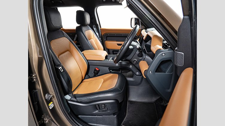 2023 認定中古車 Land Rover Defender 110 ゴンドワナストーン D300 AWD（AT） X-DYNAMIC HSE