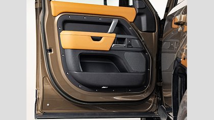 Defender 110 43