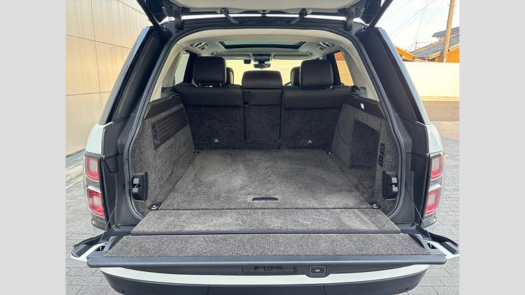 2018 認定中古車 Land Rover Range Rover Fuji White 3.0 litre V6 Supercharged Petrol ヴォーグ