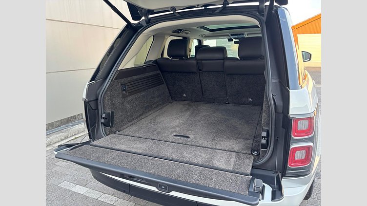 2018 認定中古車 Land Rover Range Rover Fuji White 3.0 litre V6 Supercharged Petrol ヴォーグ