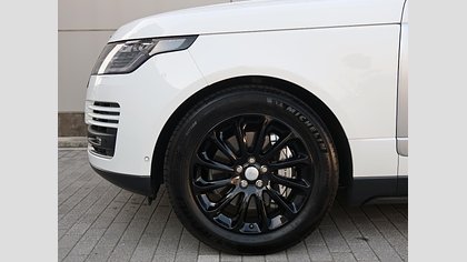 Range Rover 32