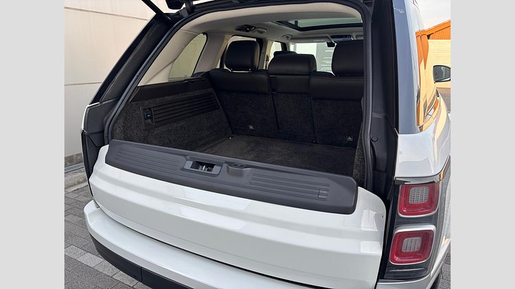 2018 認定中古車 Land Rover Range Rover Fuji White 3.0 litre V6 Supercharged Petrol ヴォーグ