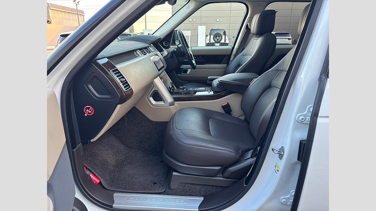 2018 認定中古車 Land Rover Range Rover Fuji White 3.0 litre V6 Supercharged Petrol ヴォーグ