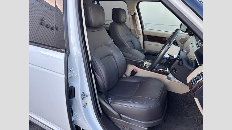 2018 認定中古車 Land Rover Range Rover Fuji White 3.0 litre V6 Supercharged Petrol ヴォーグ