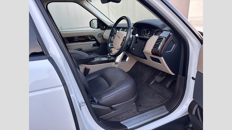 2018 認定中古車 Land Rover Range Rover Fuji White 3.0 litre V6 Supercharged Petrol ヴォーグ