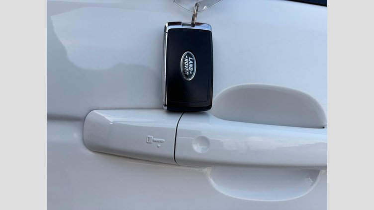 2018 認定中古車 Land Rover Range Rover Fuji White 3.0 litre V6 Supercharged Petrol ヴォーグ