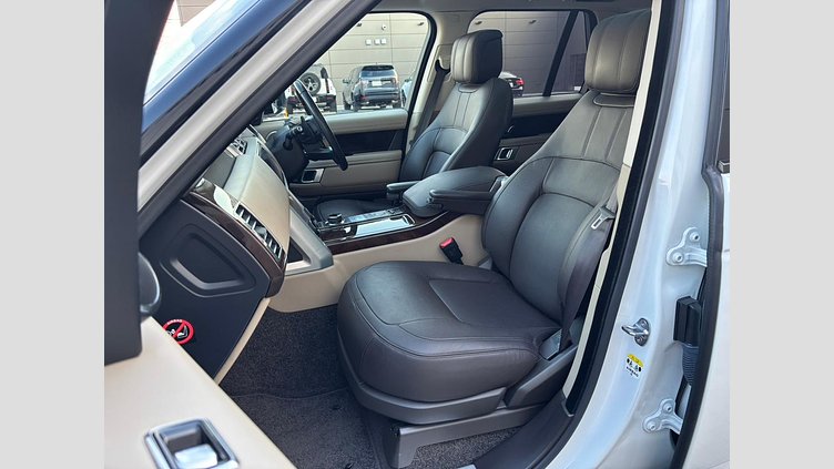 2018 認定中古車 Land Rover Range Rover Fuji White 3.0 litre V6 Supercharged Petrol ヴォーグ