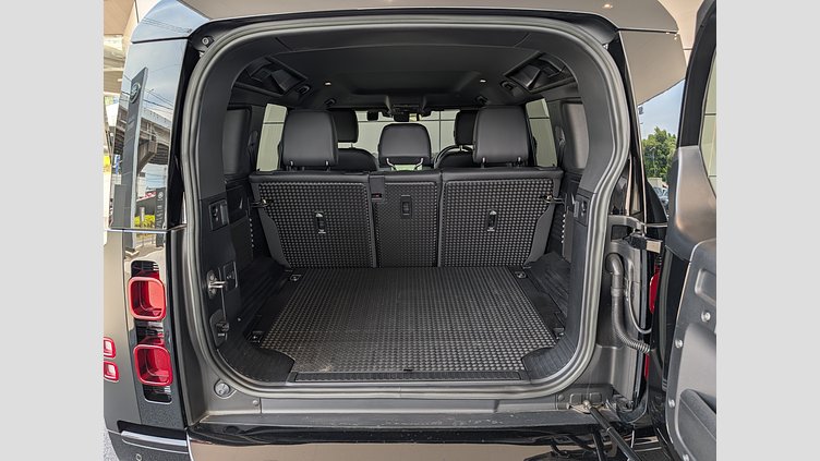 2023 認定中古車 Land Rover Defender 110 アイガーグレイ D300 AWD（AT） X-DYNAMIC SE