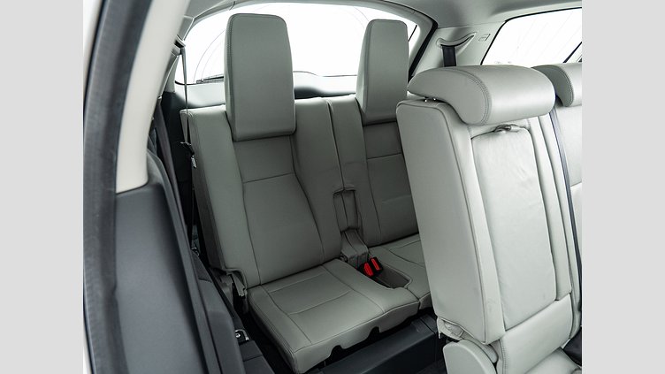2018 認定中古車 Land Rover Discovery Sport Yulong White 2.0 litre i4P​ SE 7人乗り