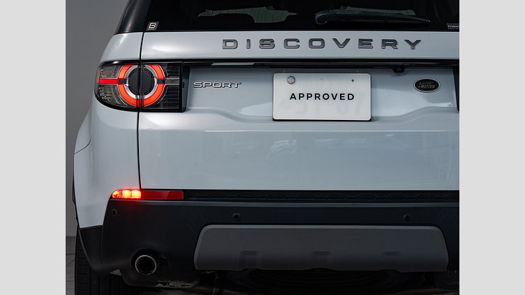 2018 認定中古車 Land Rover Discovery Sport Yulong White 2.0 litre i4P​ SE 7人乗り