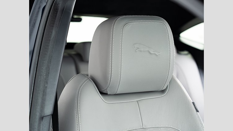 2021 認定中古車 Jaguar E-Pace Portofino Blue P250 AWD（オートマチック） ローンチエディション