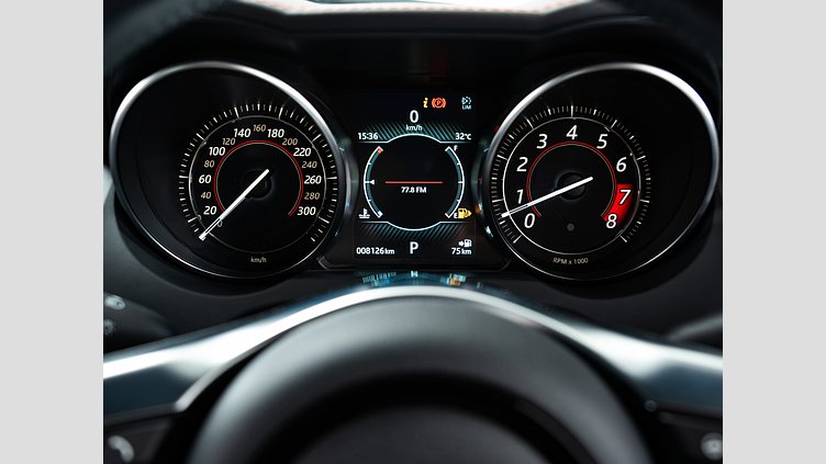 2019 認定中古車 Jaguar F-Type カルパチアン グレー (プレミアム・メタリック) ジャガー 3.0リッターV6 380PS スーパーチャージド ガソリン エンジン (オートマチックトランスミッション、オールホイールドライブ(AWD)) コンバーチブル CHEQUERED FLAG EDITION