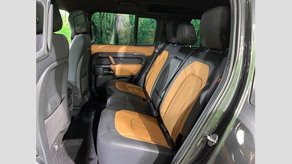 Defender 110 4