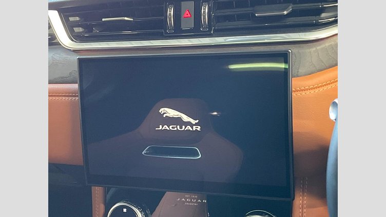 2022 認定中古車 Jaguar F-Pace フジホワイト P250 AWD（オートマチック） R-DYNAMIC HSE