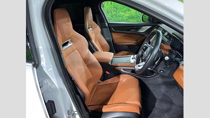 F-Pace 21