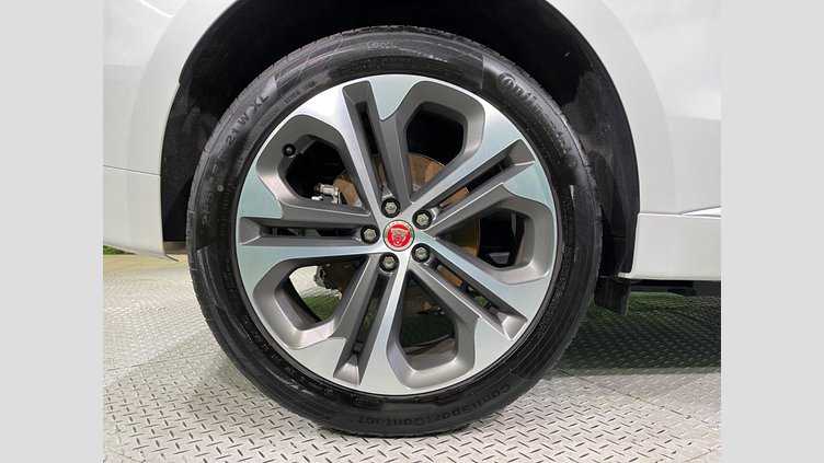 2022 認定中古車 Jaguar F-Pace フジホワイト P250 AWD（オートマチック） R-DYNAMIC HSE