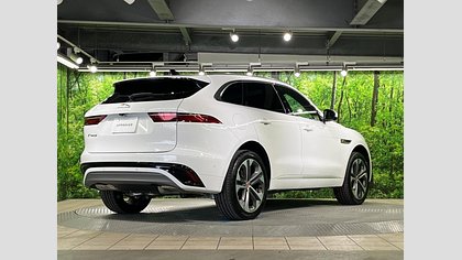 F-Pace 1