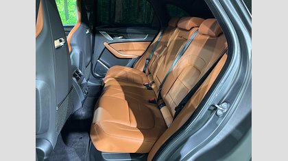 F-Pace 4