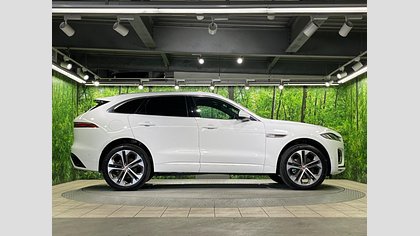 F-Pace 26