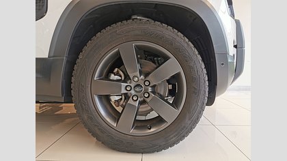 Defender 110 8
