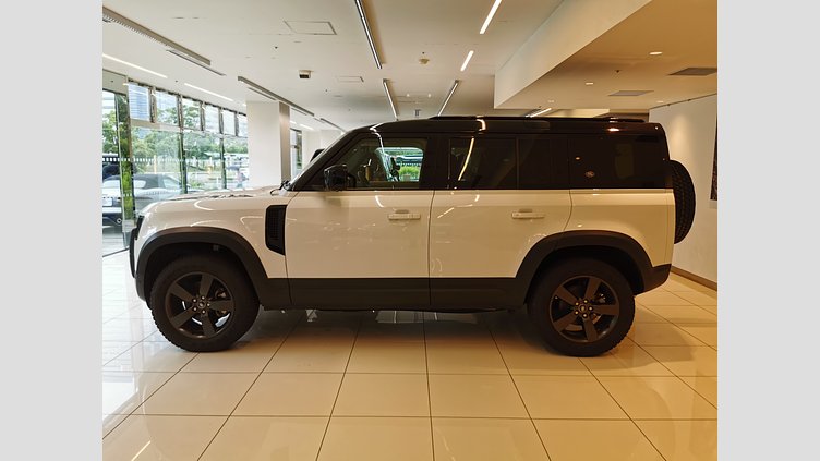 2023 認定中古車 Land Rover Defender 110 フジホワイト P300 AWD（AT） SE