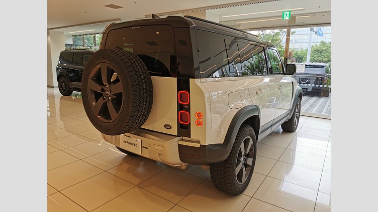 2023 認定中古車 Land Rover Defender 110 フジホワイト P300 AWD（AT） SE
