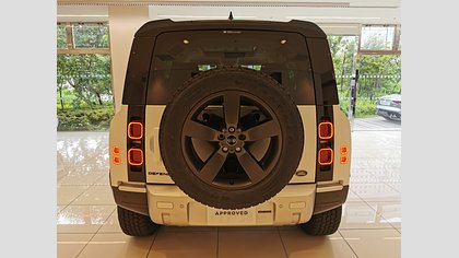 Defender 110 6