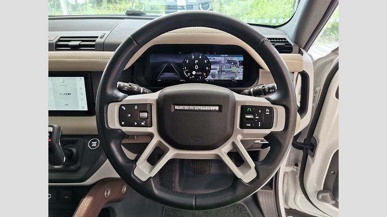 2023 認定中古車 Land Rover Defender 110 フジホワイト P300 AWD（AT） SE